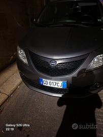 Lancia y