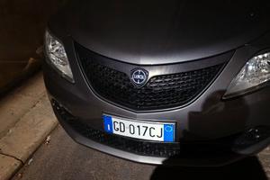 Lancia y