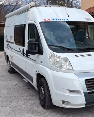 Camper puro allestimento ADRIA TWIN