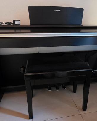 Pianoforte Digitale Yamaha Arius YDP-142.