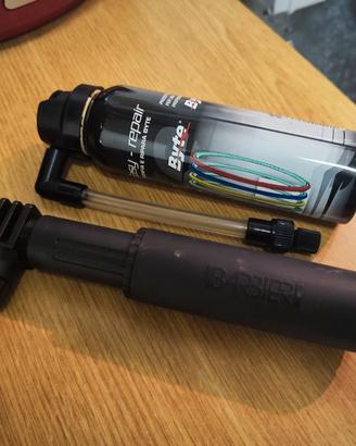 Accessori ciclismo, pompa e gonfia ripara