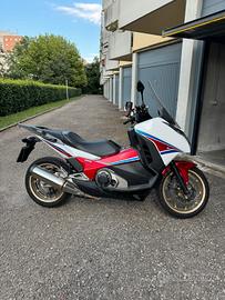 Honda integra 750 s sport