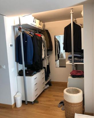 Cabina armadio attrezzata