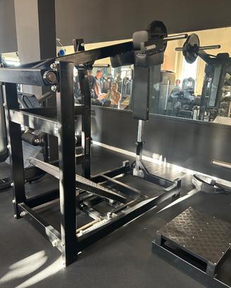 Pendulum squat Gymequip