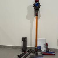 Dyson v8 (con accessori)