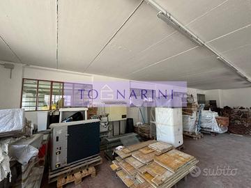 Immobile di 466 m² a Massa e Cozzile