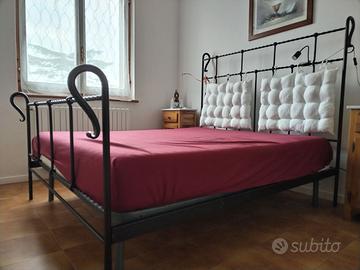 Letto in ferro pieno
