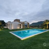 Nuova villa con piscina privata ed ampio giardino