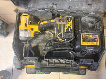 Avvitatore dewalt