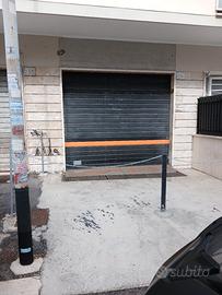 Negozio  con corte esterna