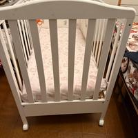 Lettino con ruote  bianco