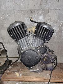 motore honda  vt 750