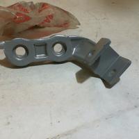 SUPPORTO PEDANA SX PEGASO 650 APRILIA AP8146040