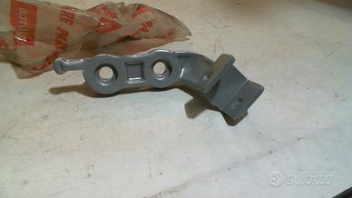 SUPPORTO PEDANA SX PEGASO 650 APRILIA AP8146040