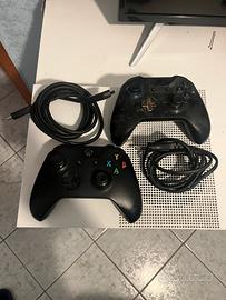 XBOX ONE S 1TB COMPLETA DI ACCESSORI +2 CONTROLLER