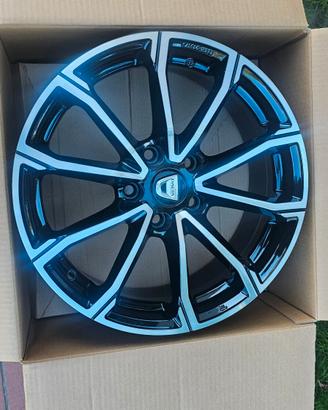 4 cerchi Nuovi 17 Duster
