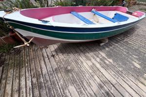 Barca in resina per pesca