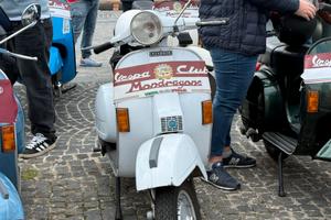 Vespa px200e