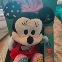 Minnie gioca e impara 