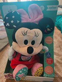 Minnie gioca e impara 
