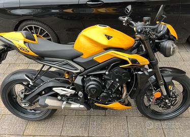 Triumph 765 rs