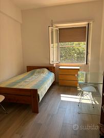 Luminosissima e spaziosa stanza doppia USO SINGOLO