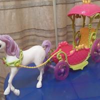 Carrozza barbie con unicorno