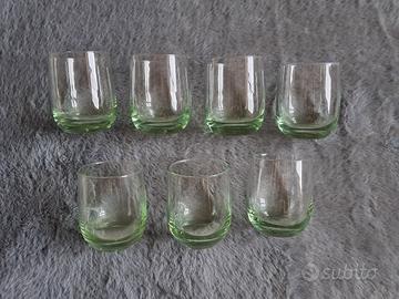 Set di 7 bicchieri in vetro trasparente
