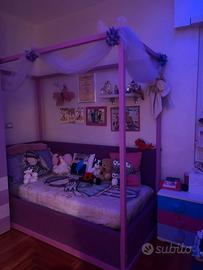 letto a baldacchino
