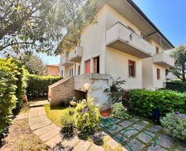 Caletta di Castiglioncello, riposante con giardino