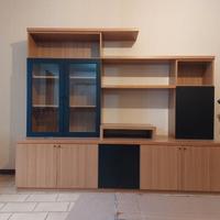 Mobile con ante, cassetti e ripiani