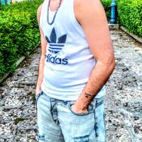 Tutto fare Aiutante in tutto sono disposto subito