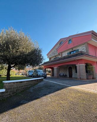 Villa singola ideale per due famiglie