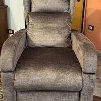 POLTRONA ALZAPERSONA ELETTRICA - PARI AL NUOVO