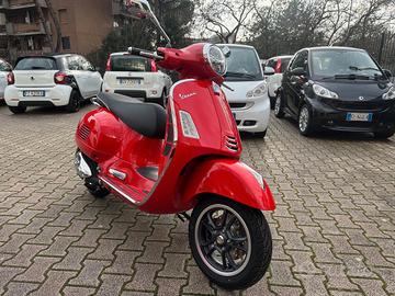Vespa 310 GTS hpe Super nuova da immatricolare km.