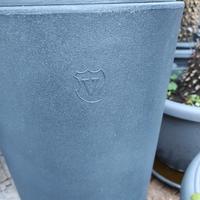Vaso fioriera Veca alto, di desig, grigio scuro