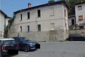 Immobile in asta di 334 m² con più di 5 locali a C
