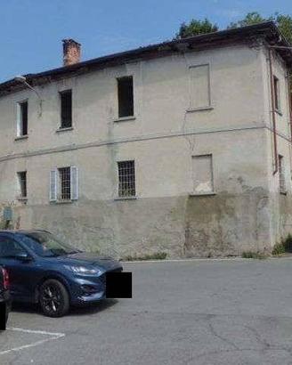 Immobile in asta di 334 m² con più di 5 locali a C