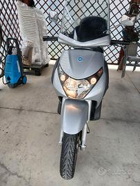 Scooter Piaggio Beverly 250