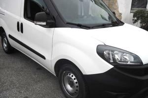 Fiat DOBLO' 1.6 105 CV 3 POSTI CARGO NO BUSTA PAGA