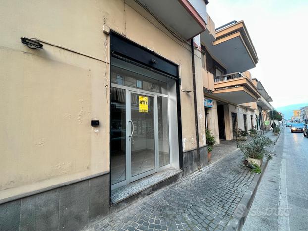 Locale commerciale fronte strada 40 mq