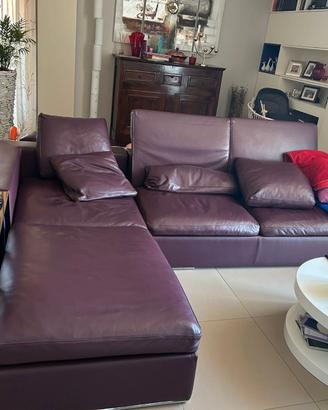 Divano in pelle con chaise longue
