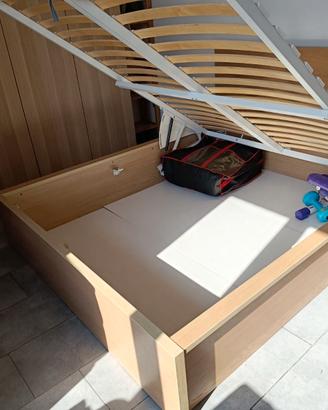 Struttura letto matrimoniale contenitore IKEA