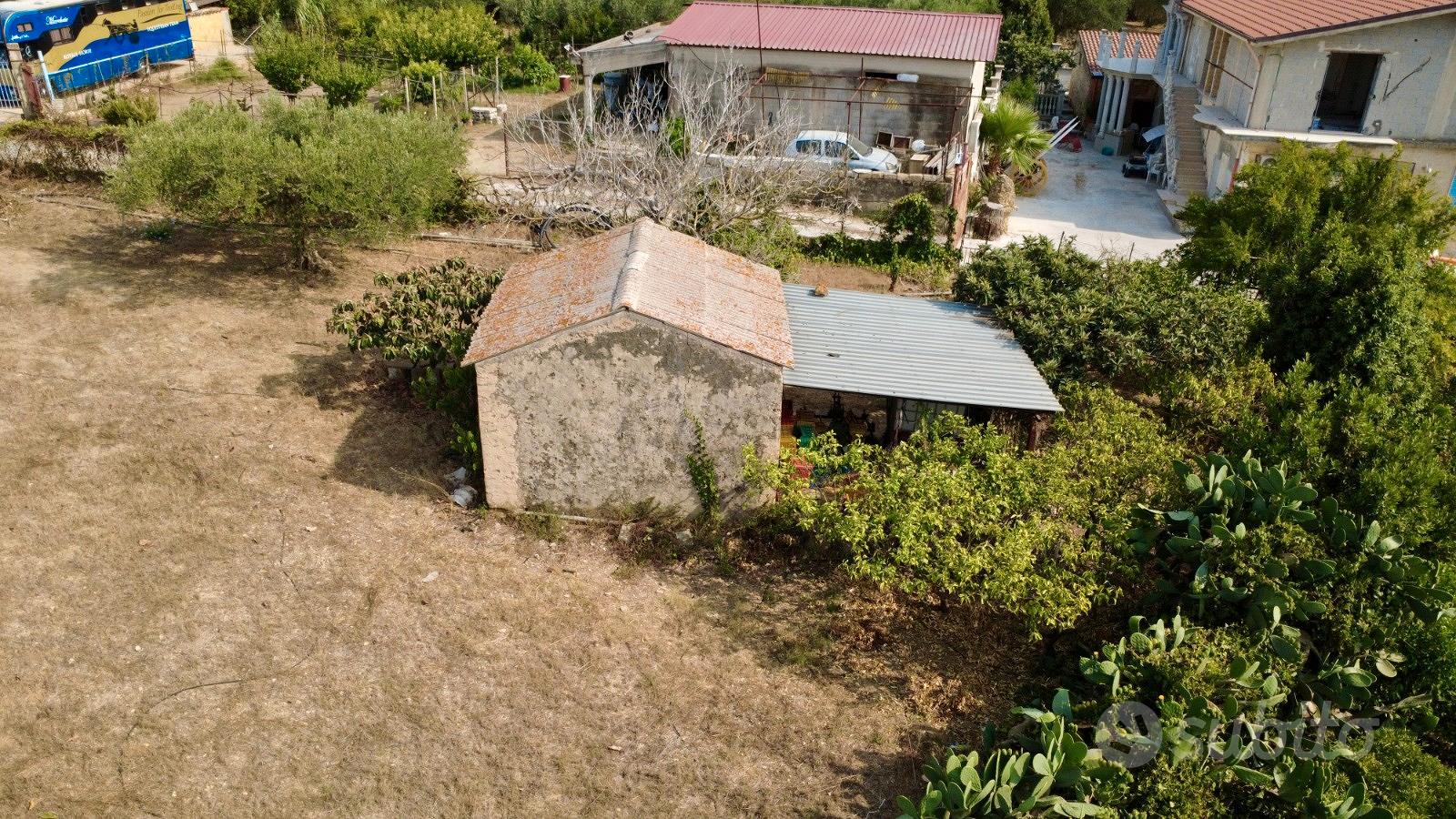 Terreno con magazzino a Partinico, Cda San Carlo - Vista 5