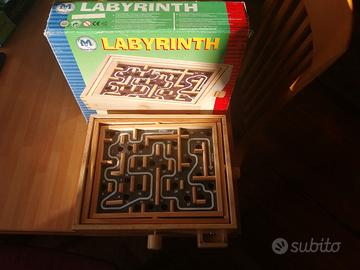 Gioco Labirinto con pallina e buche 