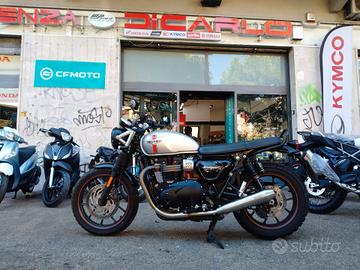 Triumph Street Twin
