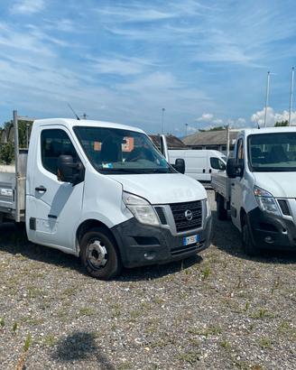 Nissan NV400 35 2.3 dCi 125CV PL Cabinato
