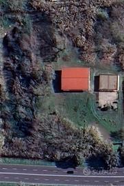 Intera struttura su strada statale DOMIZIANA