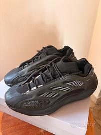 Yeezy 700 v3