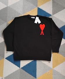 Maglione nero con cuore rosso taglia M nuovo con c